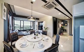 Cozy Living Sky Apartment